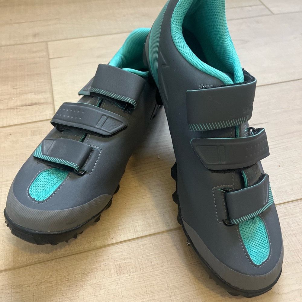 Women's Shimano Pedaling Dynamics Shoes Size 41   8.5   SH-ME200-W L